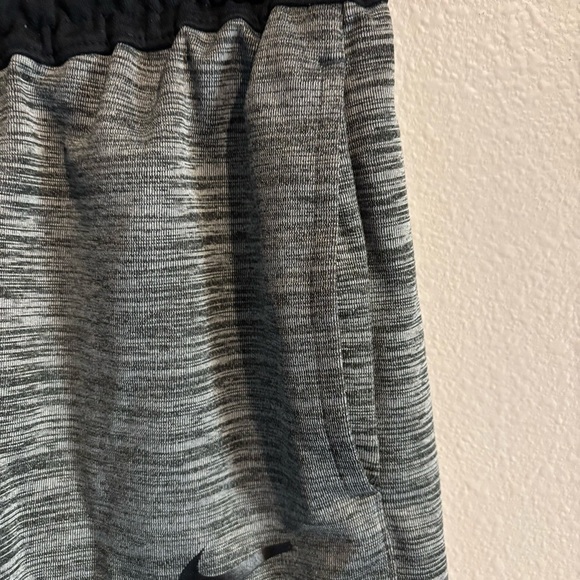 NIKE Dri fit Athletic Shorts Size M - Picture 3 of 6